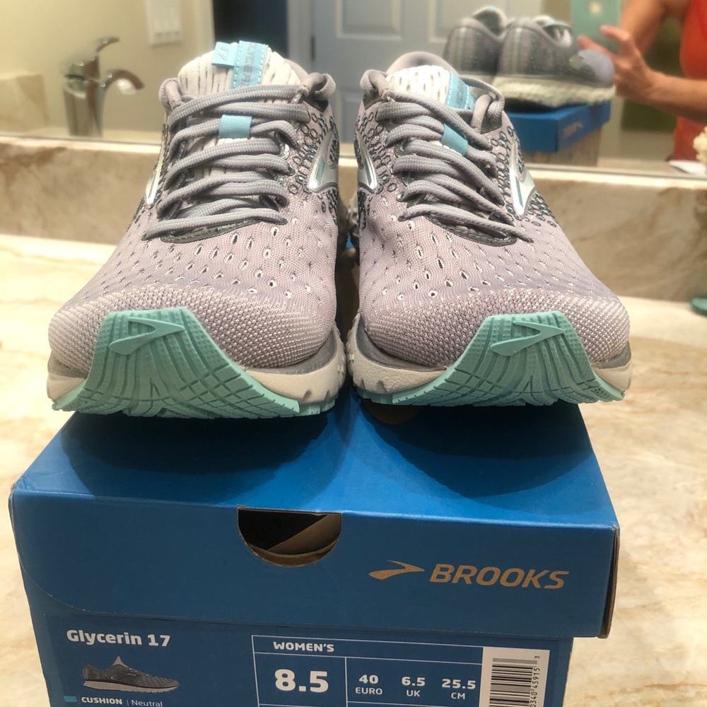 Brooks Glycerin 17 Women’s Running Shoe